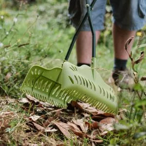 Leaf Grabber Long Handled GM